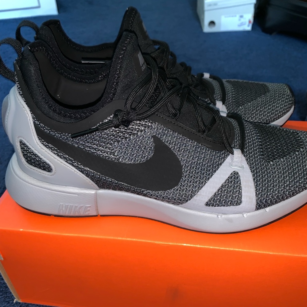 NIKE DUAL RACER SIZE 9
